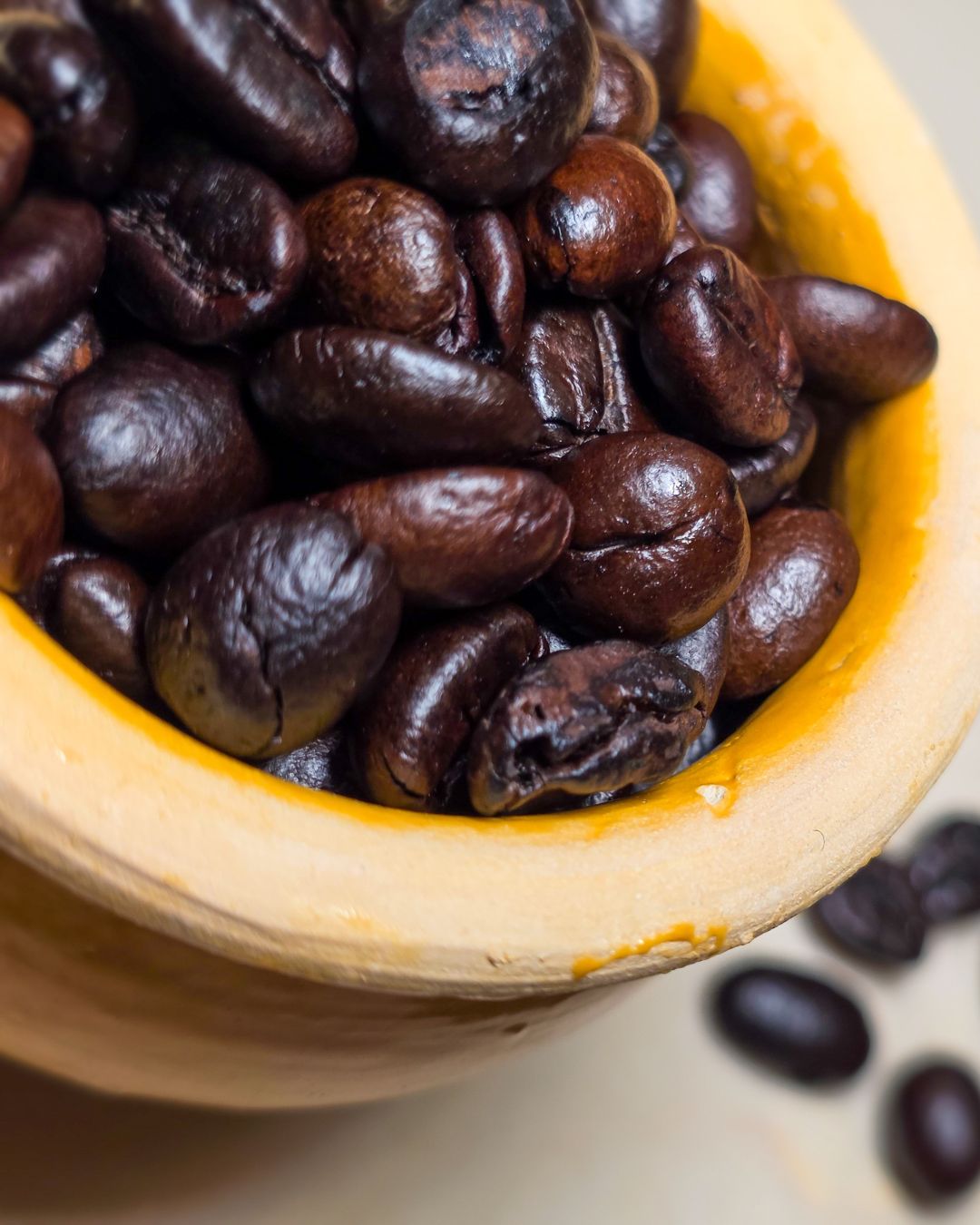A picture of roasted coffee beans